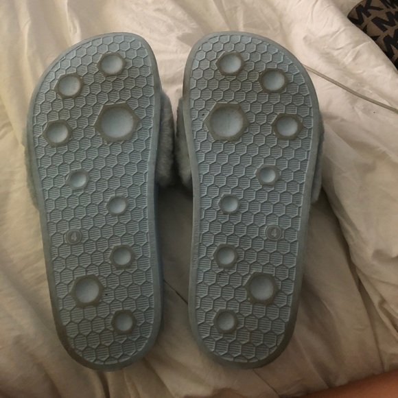 Fenty Slides - Picture 2 of 5